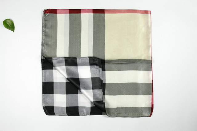 Burberry square scarf 02